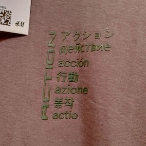 H&M Mens Xs Raised Text Graphic Shirt